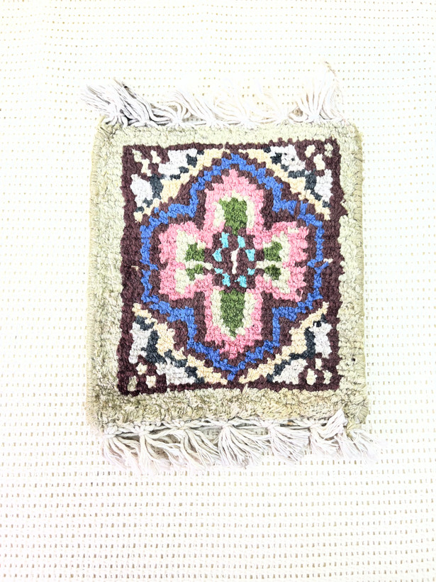 مینی فرش دکوری